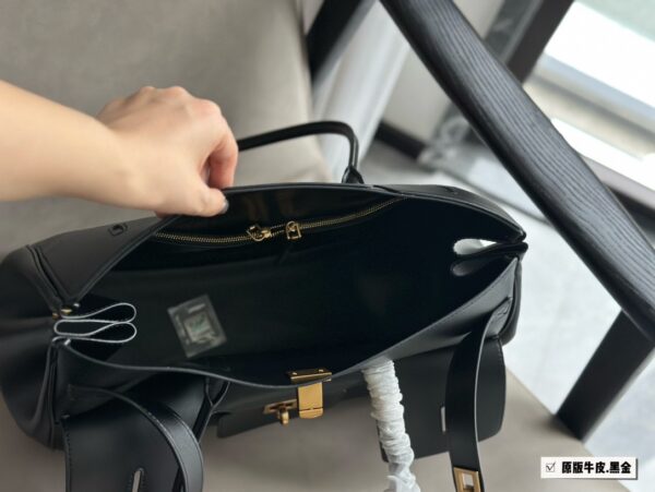 Balenciaga 2025