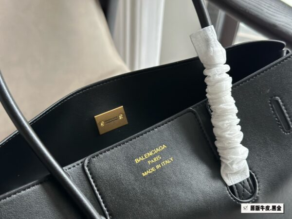 Balenciaga 2025