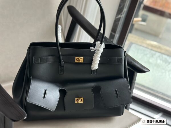 Balenciaga 2025