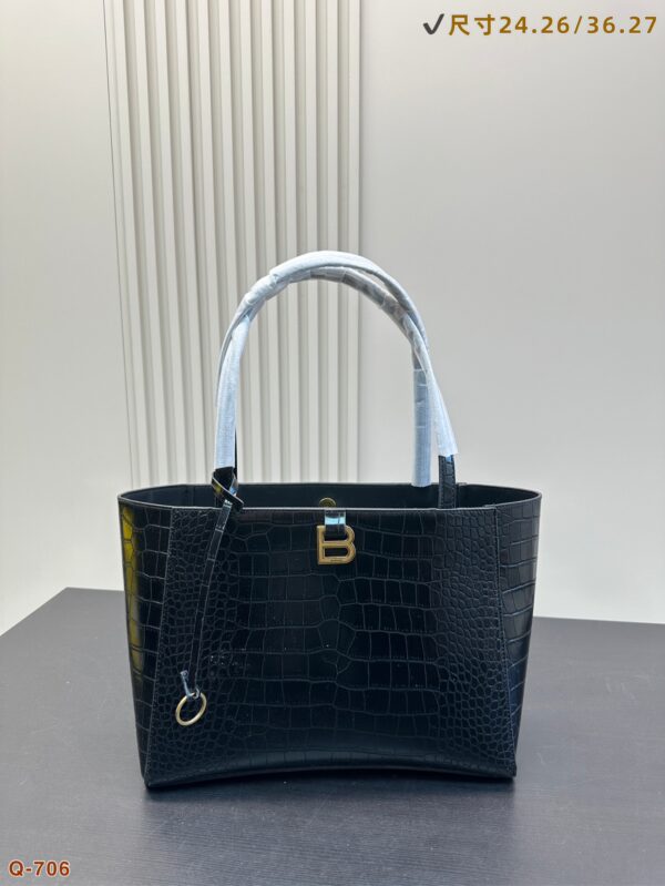Balenciaga 2025