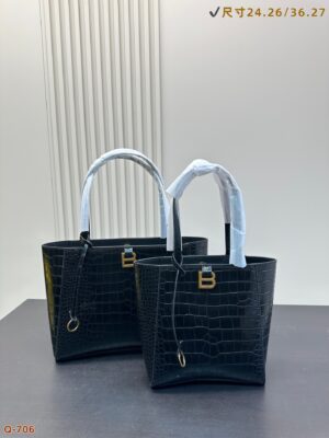 Balenciaga 2025